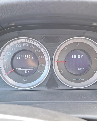 Volvo V60 cena 30500 przebieg: 230114, rok produkcji 2011 z Brodnica małe 232